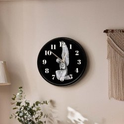 Melek Heykelli Siyah Dekoratif Duvar Saati – Modern Sanatsal Tasarım 28 CM Melek Heykelli Siyah Dekoratif Duvar Saati – Modern Sanatsal Tasarım 28 CM