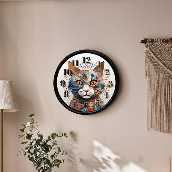 Sanatsal Kedi Portresi Sessiz Duvar Saati Sanatsal desenlerle tasarlanmış renkli kedi portresi dekoratif duvar saati