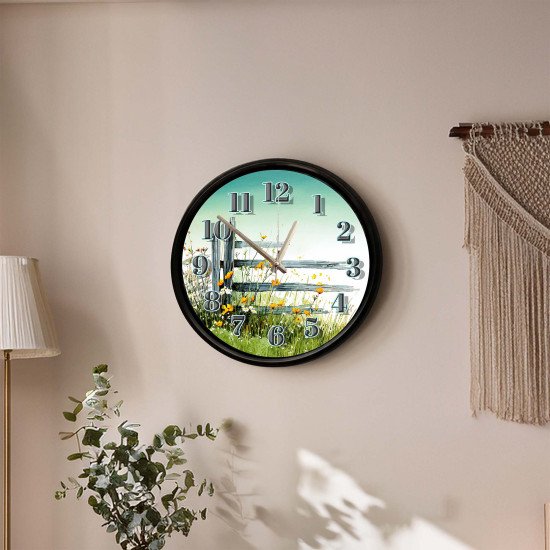 Kır Çiçekleri ve Ahşap Çit Tasarımlı Dekoratif Duvar Saati Kır çiçekleri ve ahşap çit tasarımlı dekoratif duvar saati 28 cm sessiz mekanizma