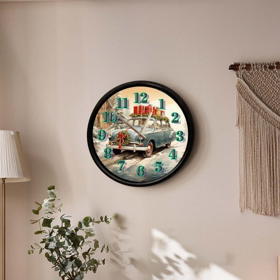 Yılbaşı Temalı Nostaljik Otomobil Dekoratif Duvar Saati Yılbaşı hediyeleri yüklü nostaljik otomobil tasarımlı dekoratif duvar saati 28 cm sessiz mekanizma