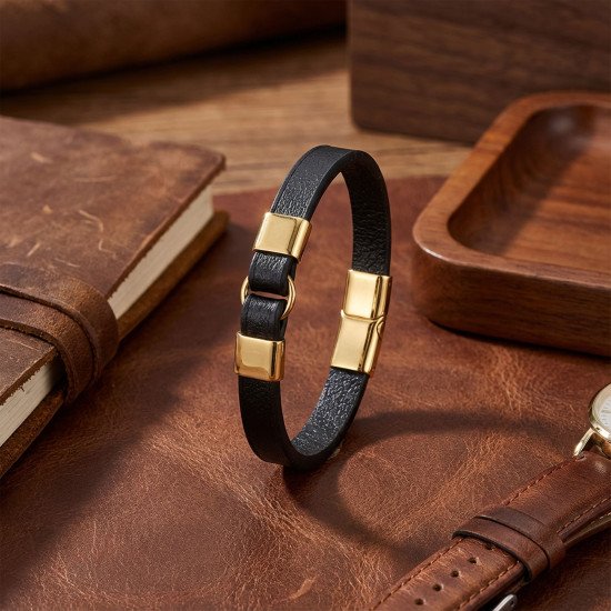 Premium Sarı Çelik Detaylı Siyah Deri Erkek Bileklik - Casera's Premium sarı çelik detaylı siyah deri erkek bileklik