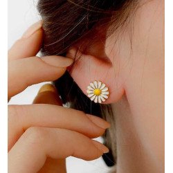 Gümüş Papatya Çivili Küpe