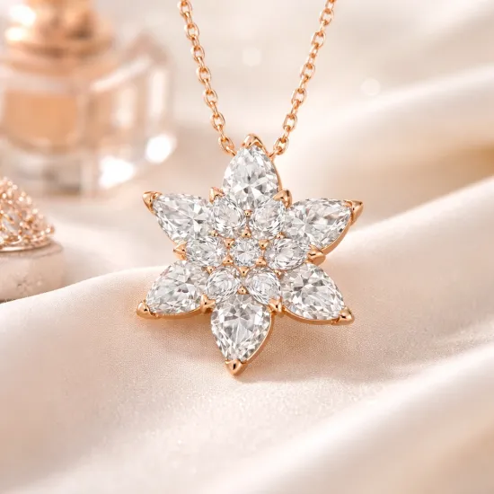 Gümüş Rose Beyaz Lotus Çiçeği Kolye Gümüş Rose Beyaz Lotus Çiçeği Kolye