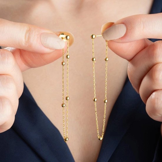 Gümüş Çift Zincirli Gold Top Detaylı Kadın Küpe Gümüş Çift Zincirli Gold Top Detaylı Kadın Küpe
