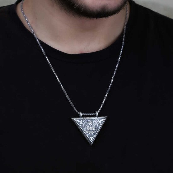 Gümüş Üçgen İçi Açılabilen Osmanlı Arma Muskalık Kolye Gümüş Üçgen İçi Açılabilen Osmanlı Arma Muskalık Kolye