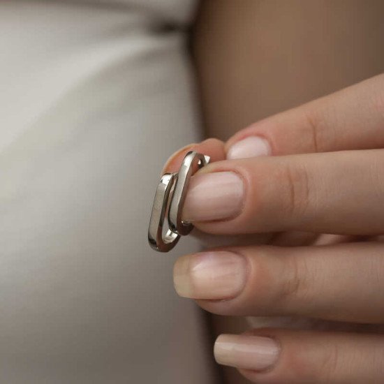 Gümüş Taşsız J Bayan Küpe Gümüş Taşsız J Bayan Küpe