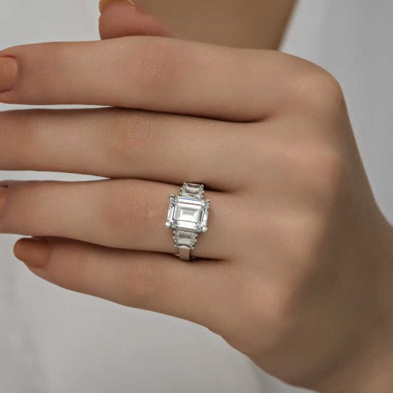 Gümüş Beyaz Baget Taşlı Bayan Yüzük Gümüş Beyaz Baget Taşlı Bayan Yüzük