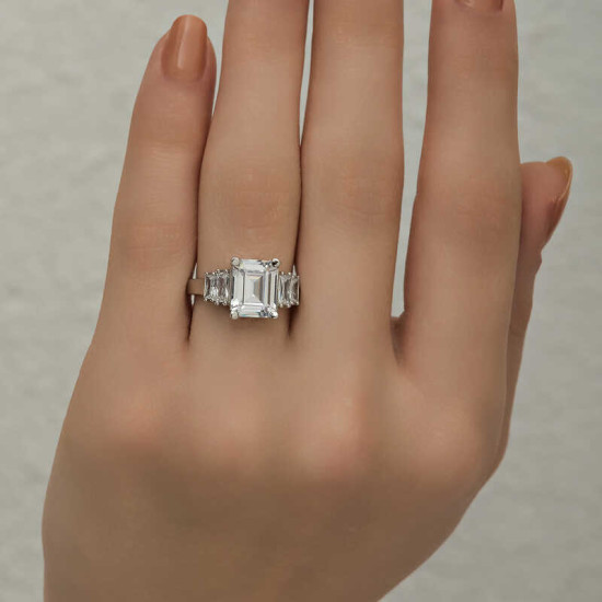 Gümüş Beyaz Baget Taşlı Bayan Yüzük Gümüş Beyaz Baget Taşlı Bayan Yüzük