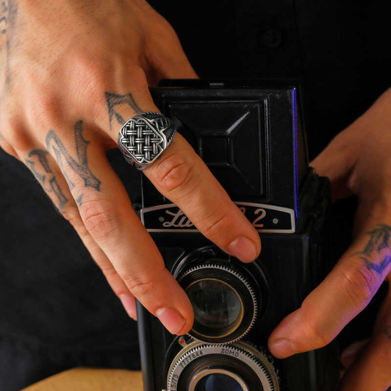 Gümüş Desenli Erkek Yüzük Gümüş Desenli Erkek Yüzük