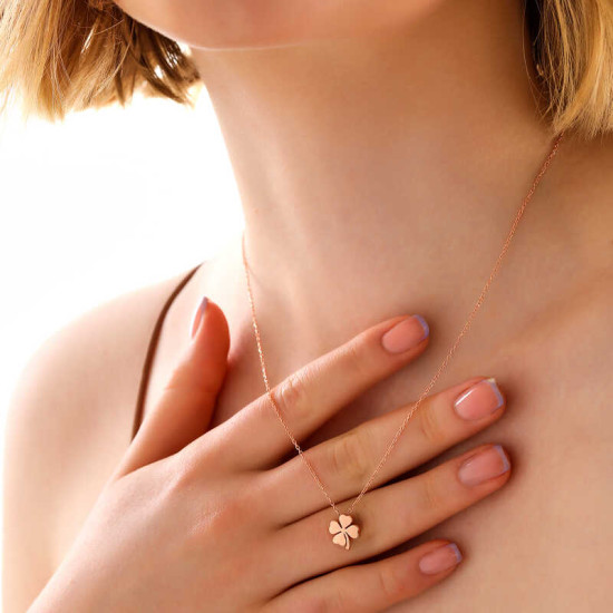 Gümüş Rose Dört Yapraklı Yonca Kadın Kolye Gümüş Rose Dört Yapraklı Yonca Kadın Kolye