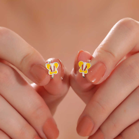 Gümüş Sarı Kelebek Çocuk Küpesi Gümüş Sarı Kelebek Çocuk Küpesi