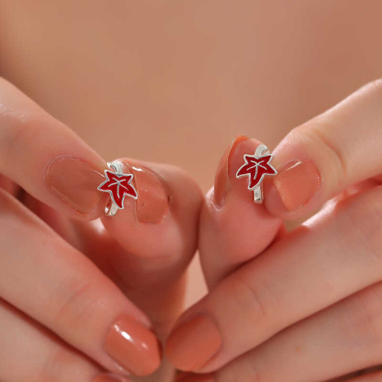 Gümüş Çınar Yaprağı Çocuk Küpesi Gümüş Çınar Yaprağı Çocuk Küpesi