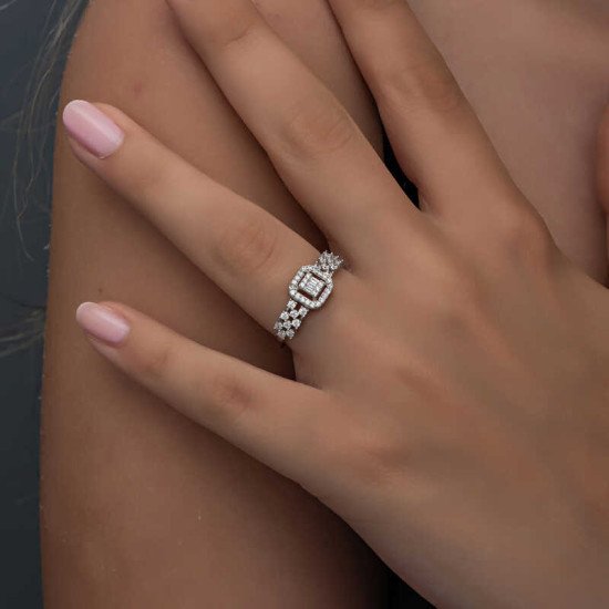 Gümüş Baget Taşlı Kadın Yüzük Gümüş Baget Taşlı Kadın Yüzük