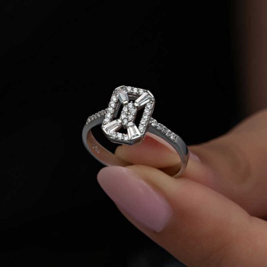 Gümüş Baget Taşlı Kadın Yüzük Gümüş Baget Taşlı Kadın Yüzük