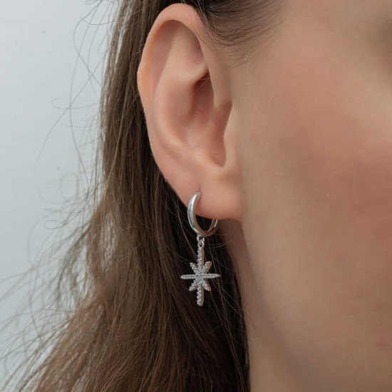 Gümüş Sallantılı Kutup Yıldızı Kadın Küpe Gümüş Sallantılı Kutup Yıldızı Kadın Küpe