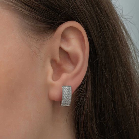 Gümüş 7 Sıra Beyaz Taşlı J Kadın Küpe Gümüş 7 Sıra Beyaz Taşlı J Kadın Küpe