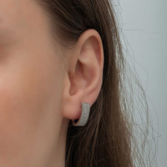 Gümüş 7 Sıra Beyaz Taşlı J Kadın Küpe Gümüş 7 Sıra Beyaz Taşlı J Kadın Küpe