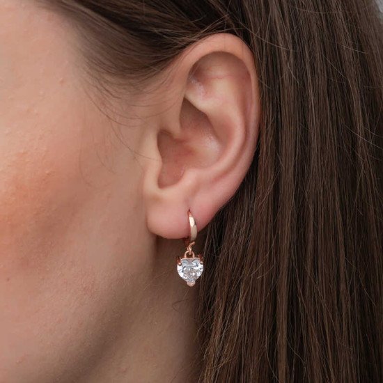 Gümüş Rose Beyaz Taşlı Kalpli Kadın Küpe Gümüş Rose Beyaz Taşlı Kalpli Kadın Küpe