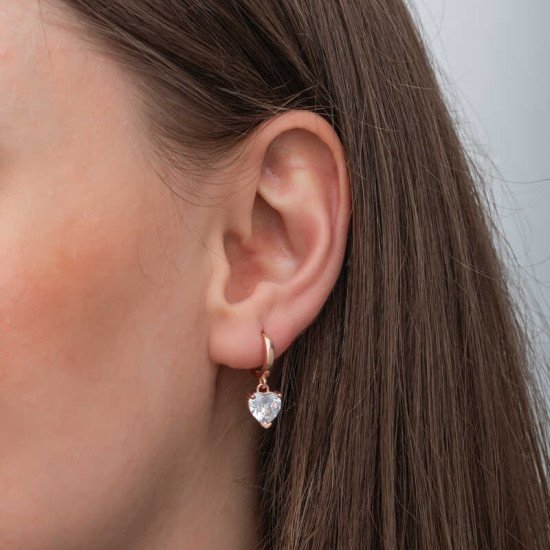 Gümüş Rose Beyaz Taşlı Kalpli Kadın Küpe Gümüş Rose Beyaz Taşlı Kalpli Kadın Küpe