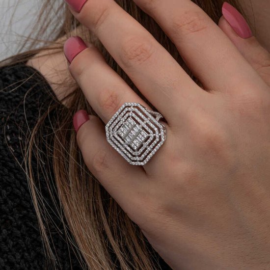 Gümüş Baget Taşlı Kadın Yüzük Gümüş Baget Taşlı Kadın Yüzük