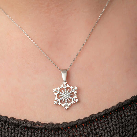 Gümüş Kar Tanesi Kadın Kolye Gümüş Kar Tanesi Kadın Kolye