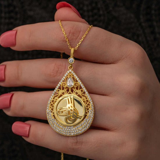 Gümüş Gold Kaplama Damla Tuğralı Kadın Kolye Gümüş Gold Kaplama Damla Tuğralı Kadın Kolye