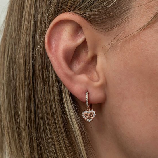 Gümüş Rose Kalp Kurdele Sallantılı Kadın Küpe Gümüş Rose Kalp Kurdele Sallantılı Kadın Küpe