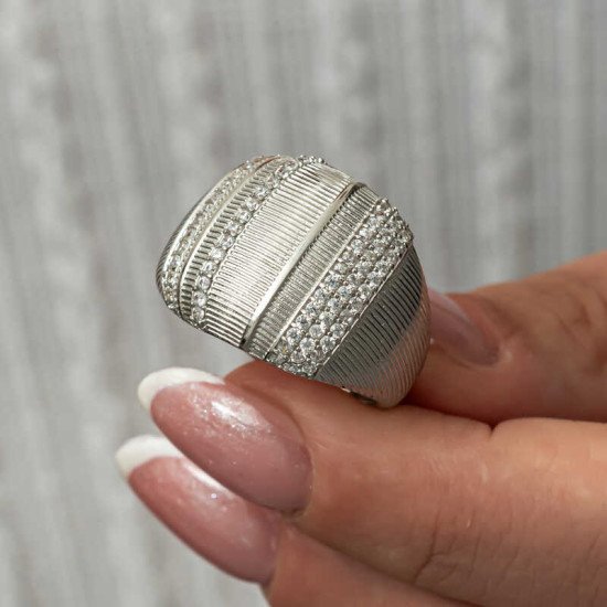 Gümüş Zirkon Taşlı Kadın Yüzük Gümüş Zirkon Taşlı Kadın Yüzük