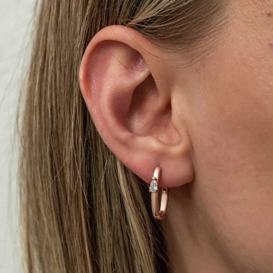 Gümüş Oval Damla Taşlı Kadın Küpe Gümüş Oval Damla Taşlı Kadın Küpe