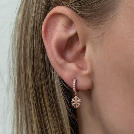 Gümüş Sallantılı Rose Kar Tanesi Kadın Küpe Gümüş Sallantılı Rose Kar Tanesi Kadın Küpe