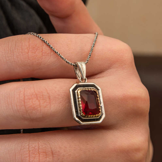 Gümüş Kırmızı Taşlı Dikdörtgen Kadın Kolye Gümüş Kırmızı Taşlı Dikdörtgen Kadın Kolye